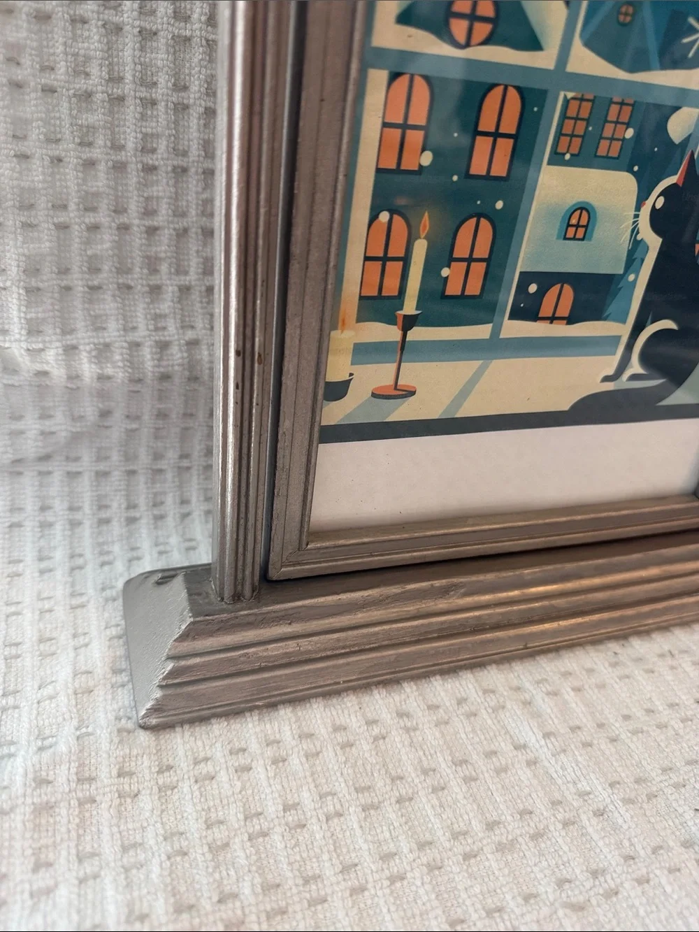 Vintage wood swivel Gray picture Frame with Winter Cat Artwork, change photo